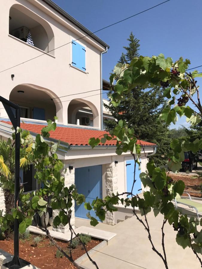 Apartment Tin Pinezici  Luaran gambar